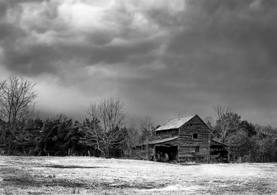 Whitefarmbarn 4 B&W 2