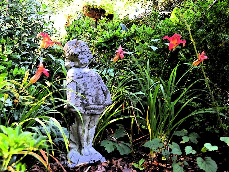 Statue Statesville Blvd