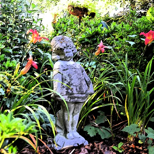 Statue Statesville Blvd